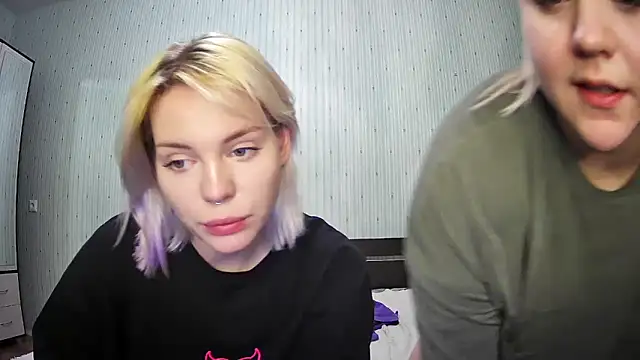 ChrisGirls online show from January 22, 6:20 pm