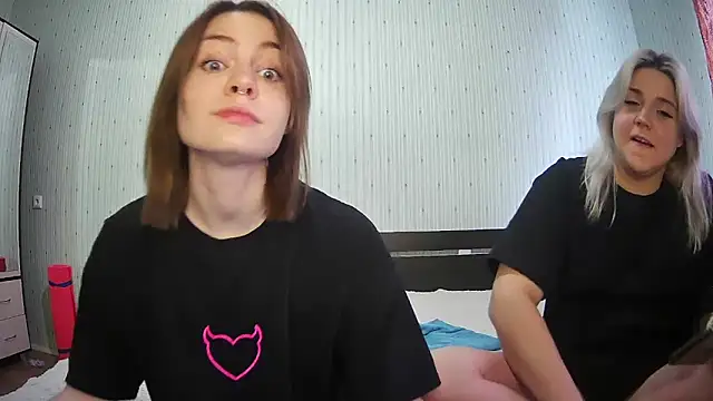 ChrisGirls online show from February 6, 12:05 pm