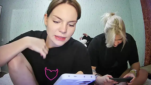 ChrisGirls online show from March 2, 3:27 pm