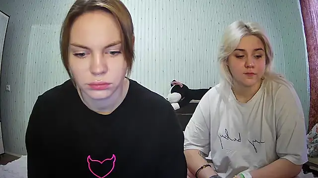 ChrisGirls online show from March 4, 10:57 am