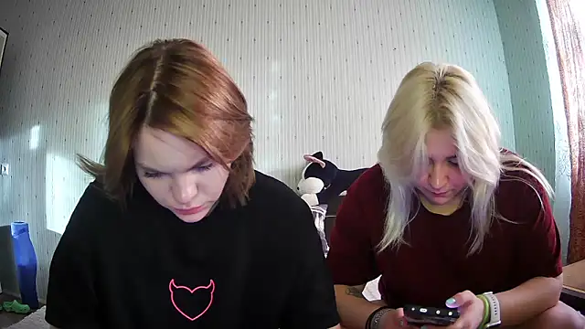ChrisGirls online show from March 6, 2:29 pm