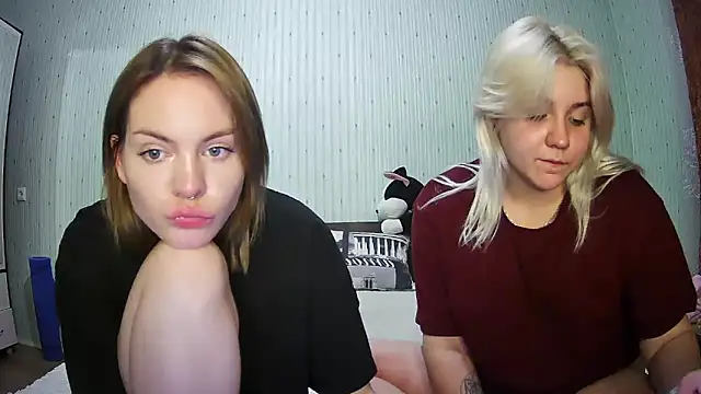ChrisGirls online show from March 6, 5:33 pm