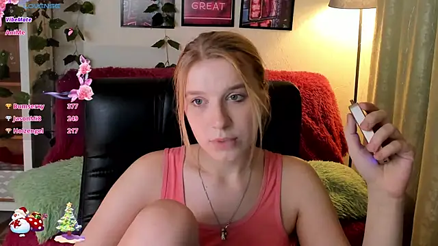 KarambaMoon online show from December 14, 3:29 am