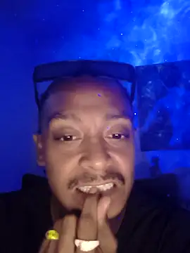 Snapshot of Wide-eyedLight6 chatting on May 3, 12:49 am Wide-eyedLight6 online show from May 3, 12:49 am
