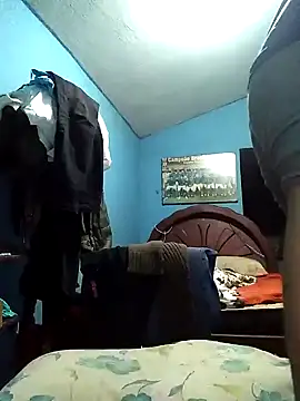 hugosafado333 online show from February 13, 3:18 am