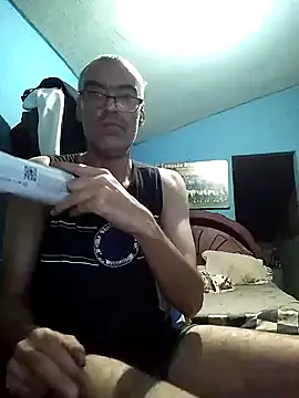 hugosafado333 online show from February 28, 3:37 am