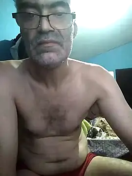 hugosafado333 online show from March 14, 5:16 am