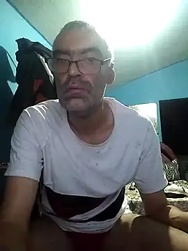 hugosafado333 online show from March 16, 2:53 am