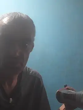 hugosafado333 online show from September 17, 6:04 am