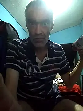 hugosafado333 online show from September 23, 2:36 am