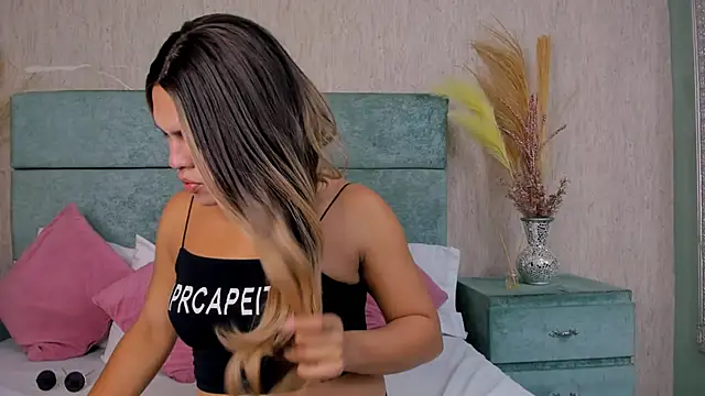 kimCosseyy online show from October 25, 1:40 pm