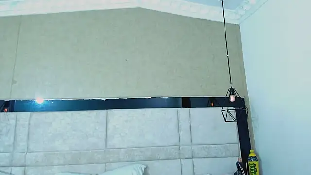 Snapshot of kimCosseyy chatting on February 18, 2:07 am kimCosseyy online show from February 18, 2:07 am