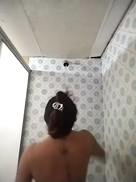 Snapshot of kimCosseyy chatting on February 21, 2:01 am kimCosseyy online show from February 21, 2:01 am