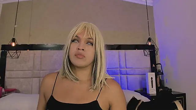 Snapshot of kimCosseyy chatting on March 4, 2:17 am kimCosseyy online show from March 4, 2:17 am