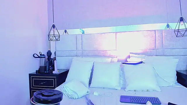 kimCosseyy online show from May 25, 4:18 am