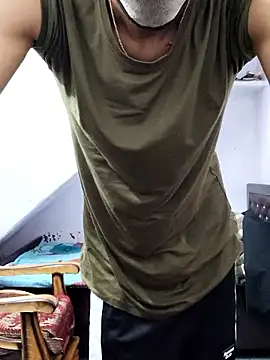 Snapshot of Habibi_big_b chatting on December 2, 5:15 pm Habibi big b online show from December 2, 5:15 pm