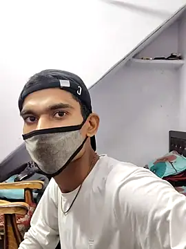 Snapshot of Habibi_big_b chatting on December 9, 8:11 am Habibi big b online show from December 9, 8:11 am