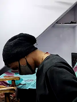 Snapshot of Habibi_big_b chatting on December 24, 10:11 am Habibi big b online show from December 24, 10:11 am