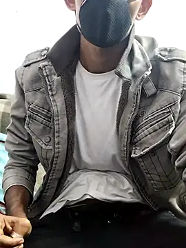 Snapshot of Habibi_big_b chatting on February 8, 4:57 pm Habibi big b online show from February 8, 4:57 pm