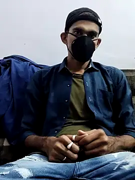 Snapshot of Habibi_big_b chatting on February 21, 11:33 am Habibi big b online show from February 21, 11:33 am