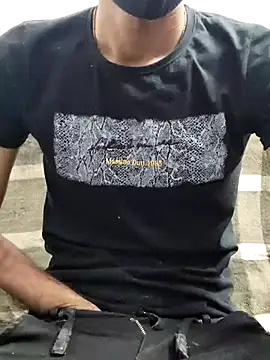 Snapshot of Habibi_big_b chatting on February 24, 9:00 am Habibi big b online show from February 24, 9:00 am