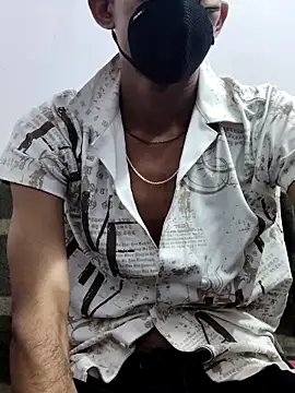 Snapshot of Habibi_big_b chatting on March 4, 10:13 am Habibi big b online show from March 4, 10:13 am