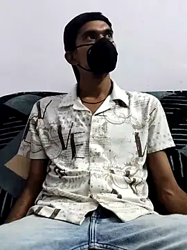 Snapshot of Habibi_big_b chatting on March 5, 4:35 pm Habibi big b online show from March 5, 4:35 pm