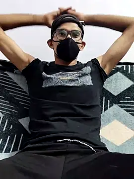 Snapshot of Habibi_big_b chatting on March 14, 7:01 pm Habibi big b online show from March 14, 7:01 pm