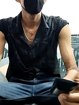 Snapshot of Habibi_big_b chatting on March 18, 5:41 am Habibi big b online show from March 18, 5:41 am