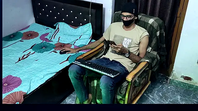 Snapshot of Habibi_big_b chatting on September 13, 5:57 pm Habibi big b online show from September 13, 5:57 pm