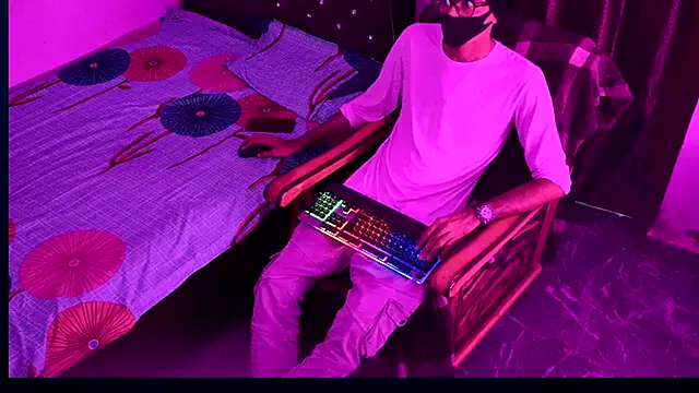 Snapshot of Habibi_big_b chatting on September 18, 6:10 pm Habibi big b online show from September 18, 6:10 pm