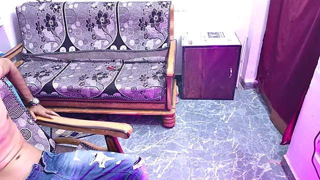 Snapshot of Habibi_big_b chatting on October 24, 5:42 pm Habibi big b online show from October 24, 5:42 pm