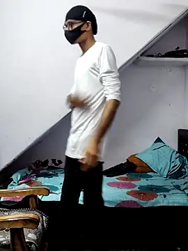 Snapshot of Habibi_big_b chatting on October 26, 9:04 am Habibi big b online show from October 26, 9:04 am