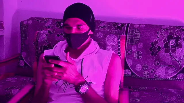 Snapshot of Habibi_big_b chatting on October 30, 5:57 pm Habibi big b online show from October 30, 5:57 pm