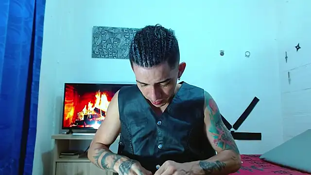 targuerian22 online show from January 16, 5:11 am