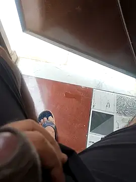 Snapshot of Gururonny07 chatting on November 5, 6:57 am Gururonny07 online show from November 5, 6:57 am