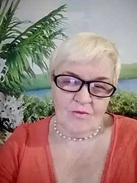 Snapshot of VioletSweet566 chatting on December 3, 10:28 am VioletSweet566 online show from December 3, 10:28 am