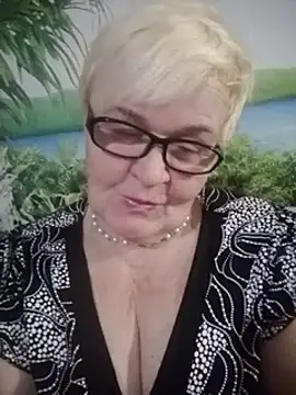 Snapshot of VioletSweet566 chatting on December 3, 4:17 pm VioletSweet566 online show from December 3, 4:17 pm