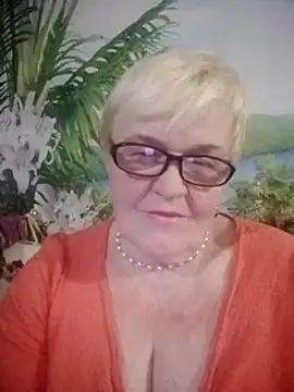 Snapshot of VioletSweet566 chatting on December 9, 6:14 pm VioletSweet566 online show from December 9, 6:14 pm