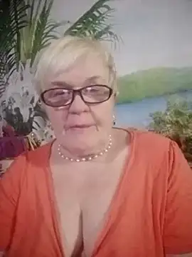 Snapshot of VioletSweet566 chatting on December 9, 9:37 pm VioletSweet566 online show from December 9, 9:37 pm