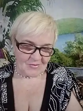 Snapshot of VioletSweet566 chatting on December 12, 11:47 pm VioletSweet566 online show from December 12, 11:47 pm
