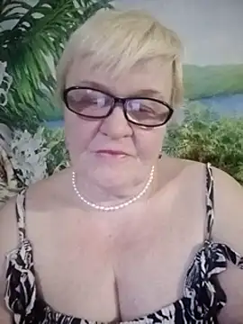 Snapshot of VioletSweet566 chatting on January 22, 9:10 pm VioletSweet566 online show from January 22, 9:10 pm