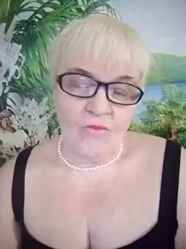 Snapshot of VioletSweet566 chatting on February 8, 11:12 am VioletSweet566 online show from February 8, 11:12 am
