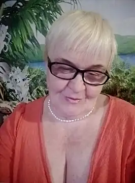 Snapshot of VioletSweet566 chatting on February 12, 10:15 pm VioletSweet566 online show from February 12, 10:15 pm