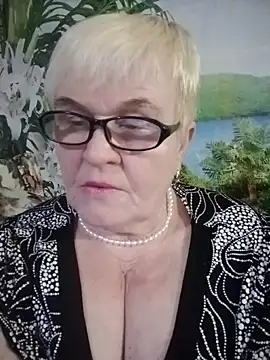 Snapshot of VioletSweet566 chatting on February 21, 8:05 pm VioletSweet566 online show from February 21, 8:05 pm