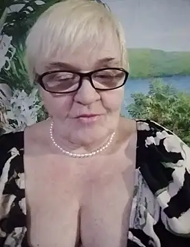Snapshot of VioletSweet566 chatting on February 22, 9:37 pm VioletSweet566 online show from February 22, 9:37 pm