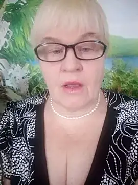 Snapshot of VioletSweet566 chatting on February 26, 7:31 am VioletSweet566 online show from February 26, 7:31 am