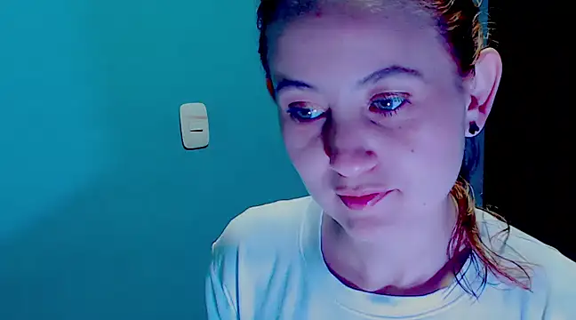 zoe jones3 online show from December 5, 3:26 am