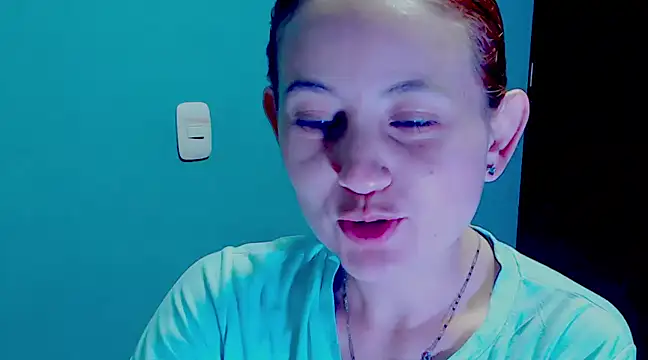 zoe jones3 online show from December 16, 12:26 am