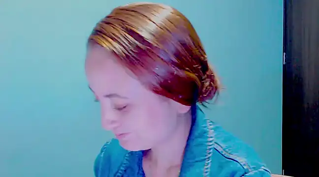 zoe jones3 online show from December 17, 12:23 am